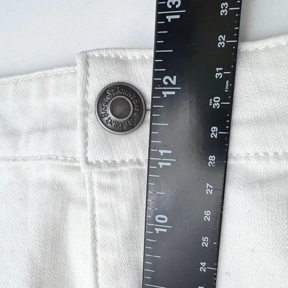 ST JOHN'S BAY NWT Womens 18 White Denim Bermuda Shorts Secretly Slender Mid Rise - Picture 9 of 9